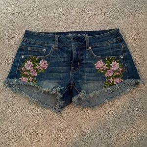 AE Flower Embroidery Jean Shorts Stretch - Size 0